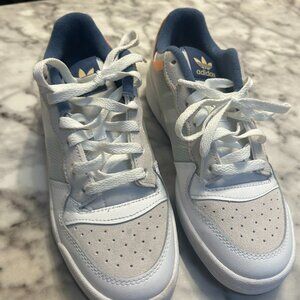 Boys Adidas Court shoe